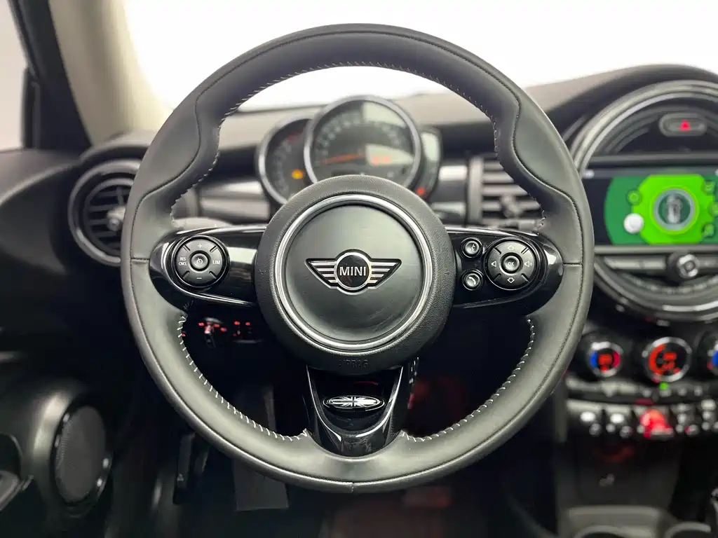 MINI 2018 1.5T COOPER Artist купить на сайте DeffCars