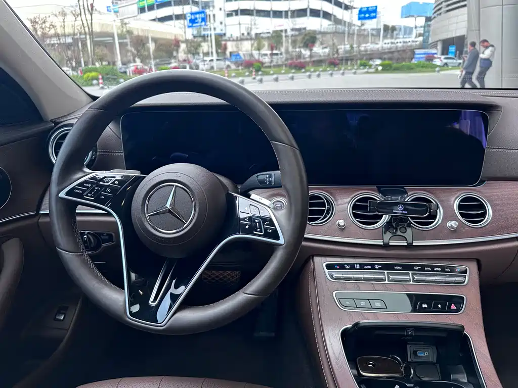 Mercedes-Benz E-Class 2023 E 260 L купить на сайте DeffCars