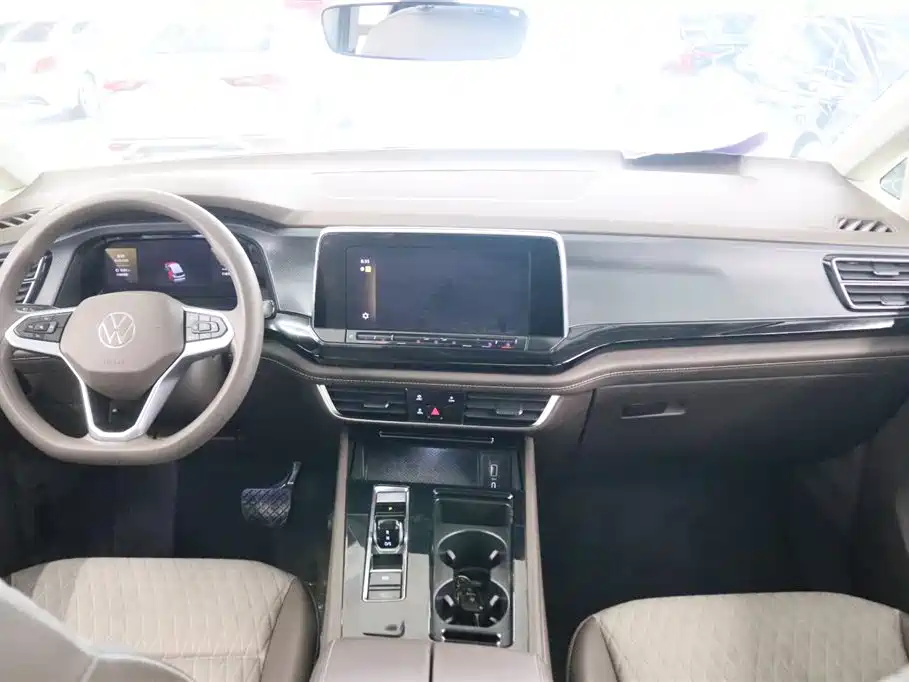 Weiran 2024 330TSI Business Edition купить на сайте DeffCars
