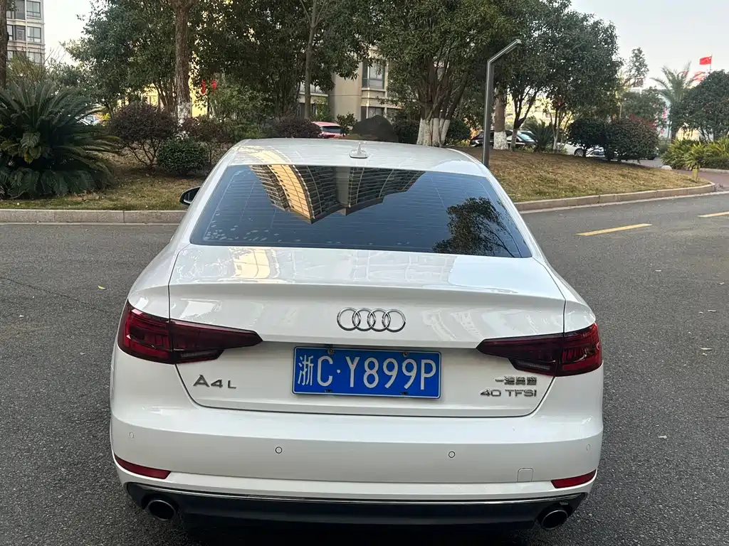 Audi A4L 2018 30th Anniversary Model 40 TFSI Enterprising купить на сайте DeffCars