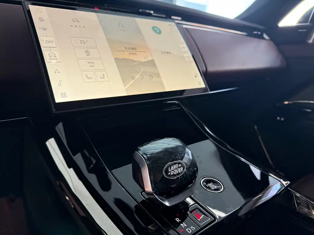 Range Rover Sport 2024 400PS Dynamic SE купить на сайте DeffCars