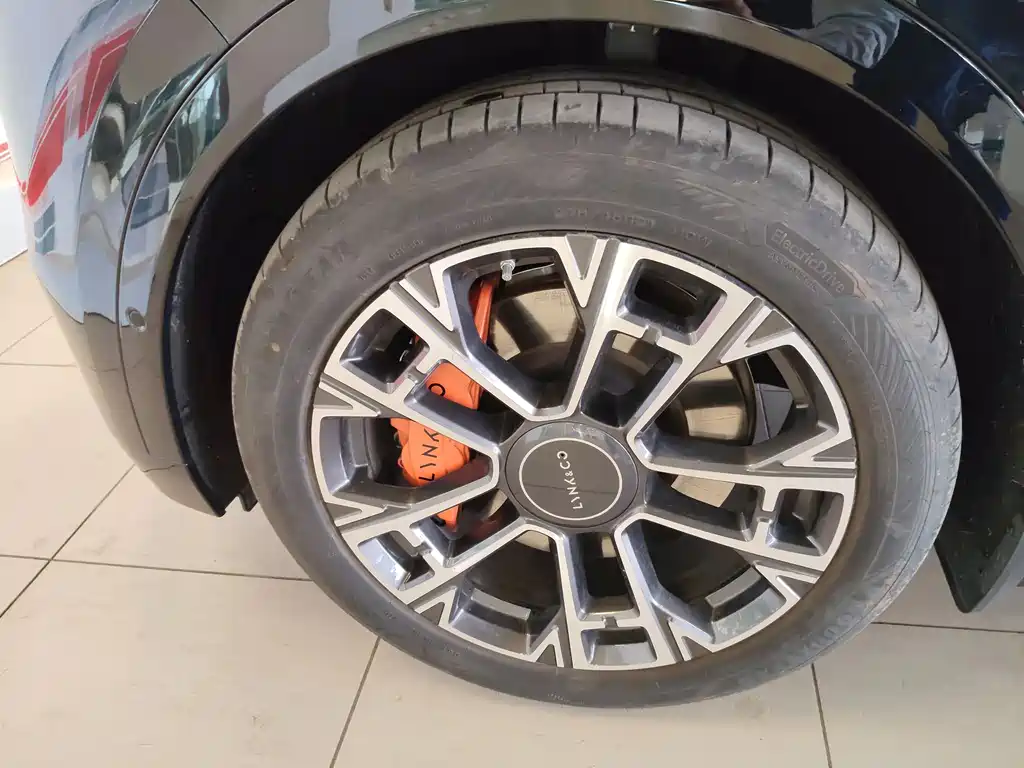 Lynk & Co 900 2025 1.5T Ultra купить на сайте DeffCars