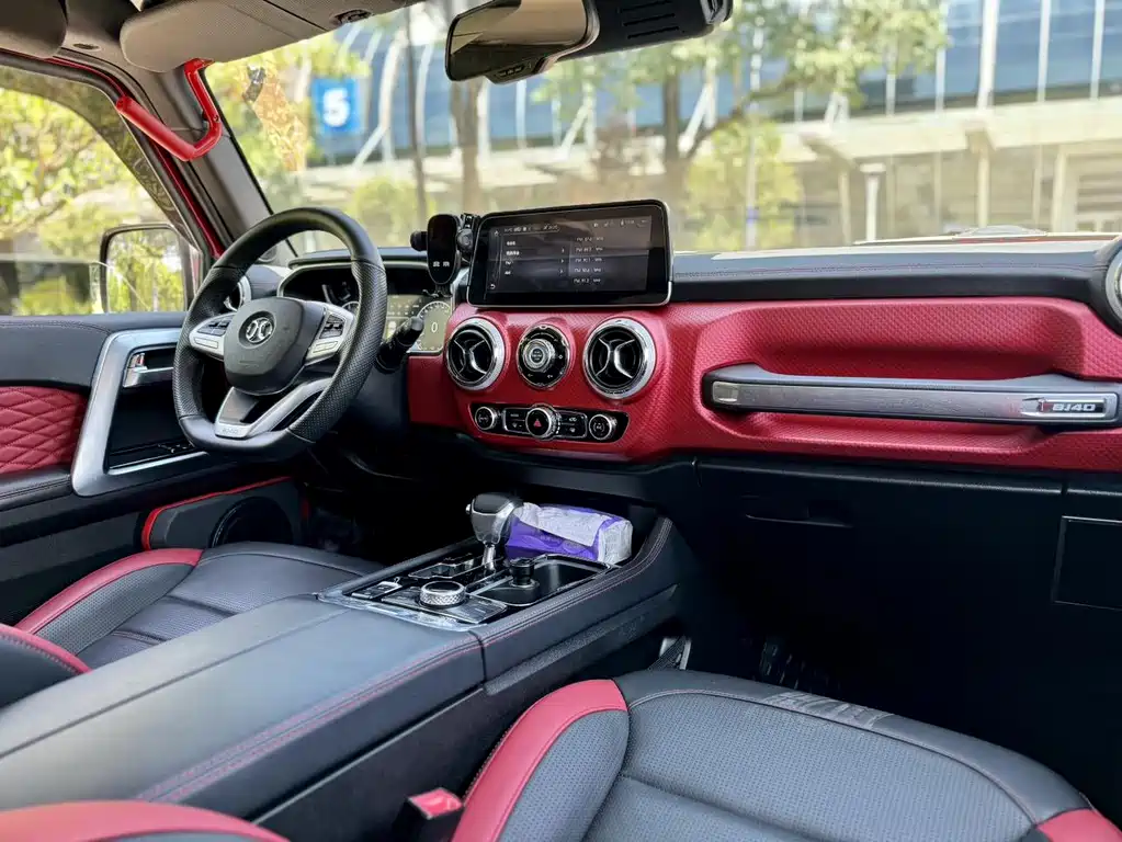 Beijing Off-Road BJ40 2018 PLUS 2.3T automatic four-wheel drive flagship version National V купить на сайте DeffCars