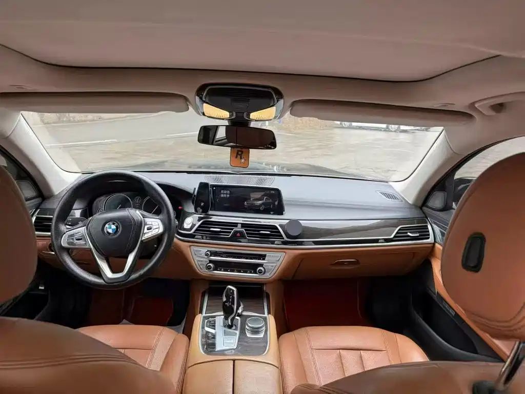 BMW 7 Series 2016 730Li Leading Model купить на сайте DeffCars