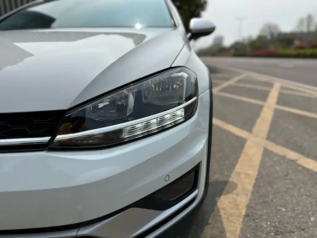 Golf imported 2019 1.8TSI travel version купить на сайте DeffCars