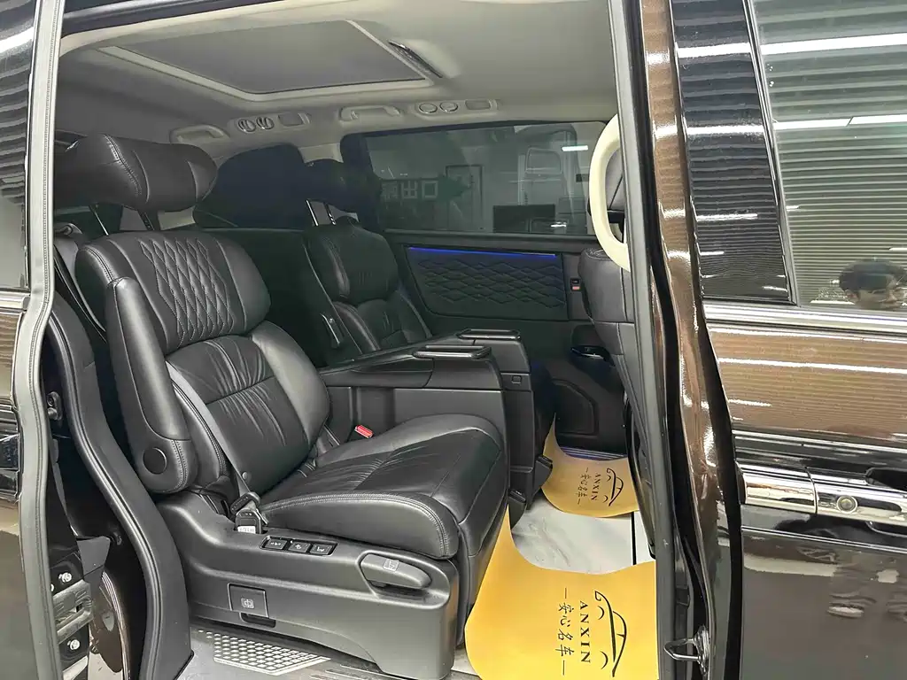 Alison 2024 2.0L e:HEV Deluxe Edition купить на сайте DeffCars
