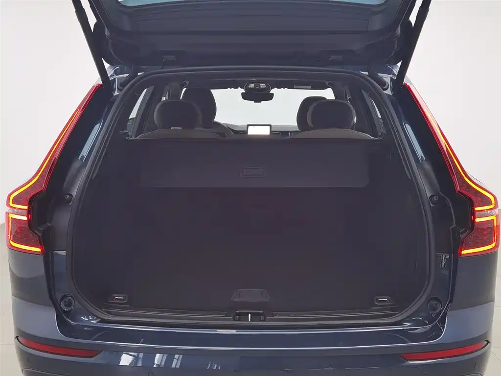 Volvo XC60 2026 B5 four-wheel drive Zhiyi Luxury Edition купить на сайте DeffCars