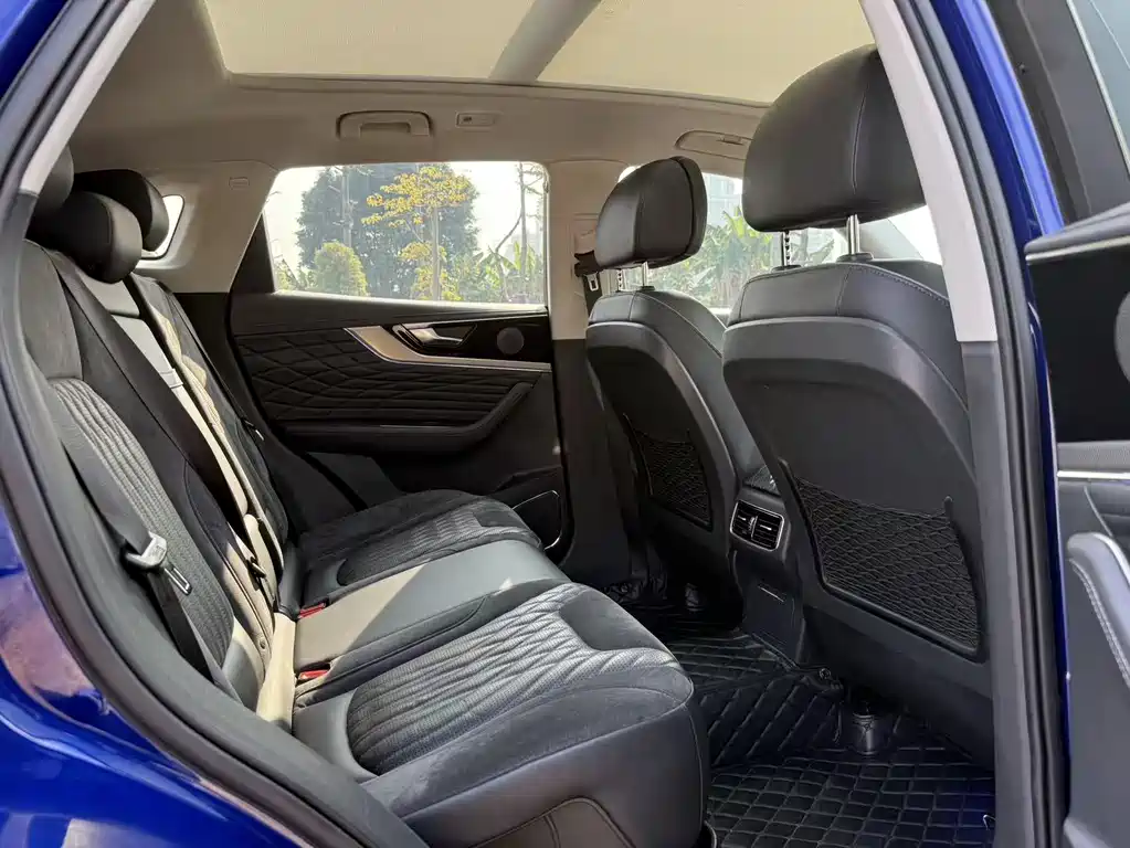 Hongqi HS5 2022 2.0T Zhilian Flagship Edition купить на сайте DeffCars