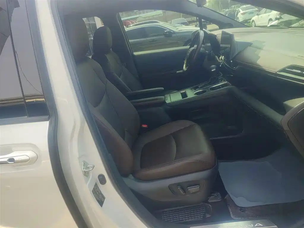SIENNA 2023 2.5L Hybrid Platinum Edition купить на сайте DeffCars