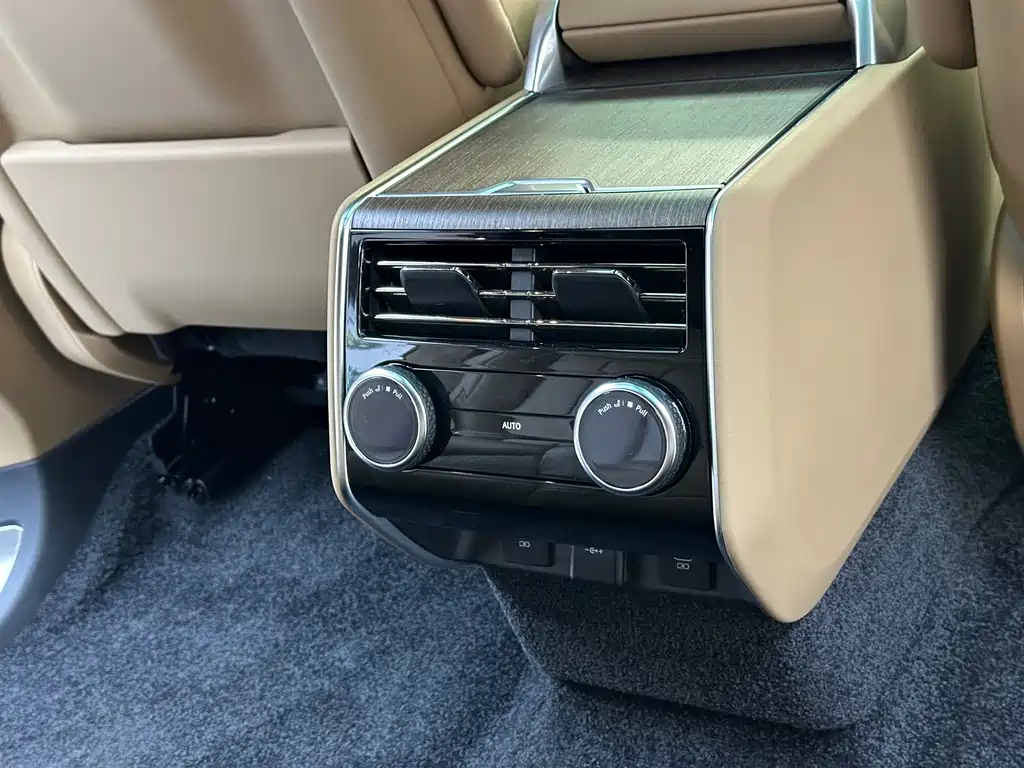 Range Rover 2025 3.0 L6 400PS Extended Edition купить на сайте DeffCars