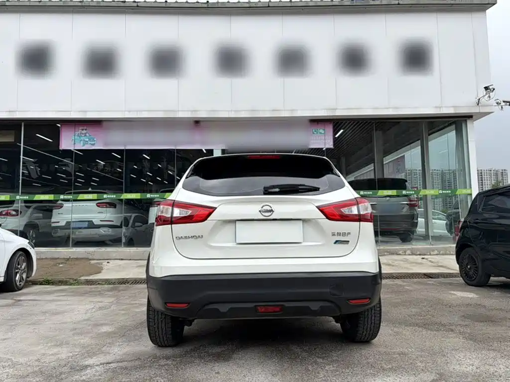 Qashqai 2017 2.0L CVT Deluxe Edition National V купить на сайте DeffCars