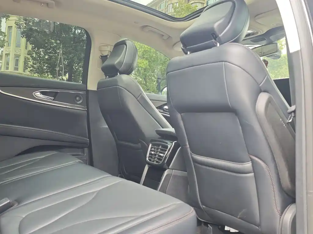 Voyager 2021 2.0T four-wheel drive elegant version купить на сайте DeffCars