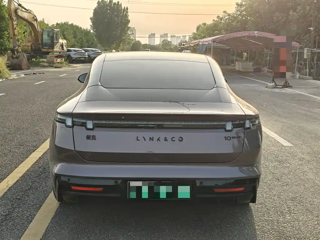 Lynk & Co 10 2025 240 four-wheel drive Ultra купить на сайте DeffCars