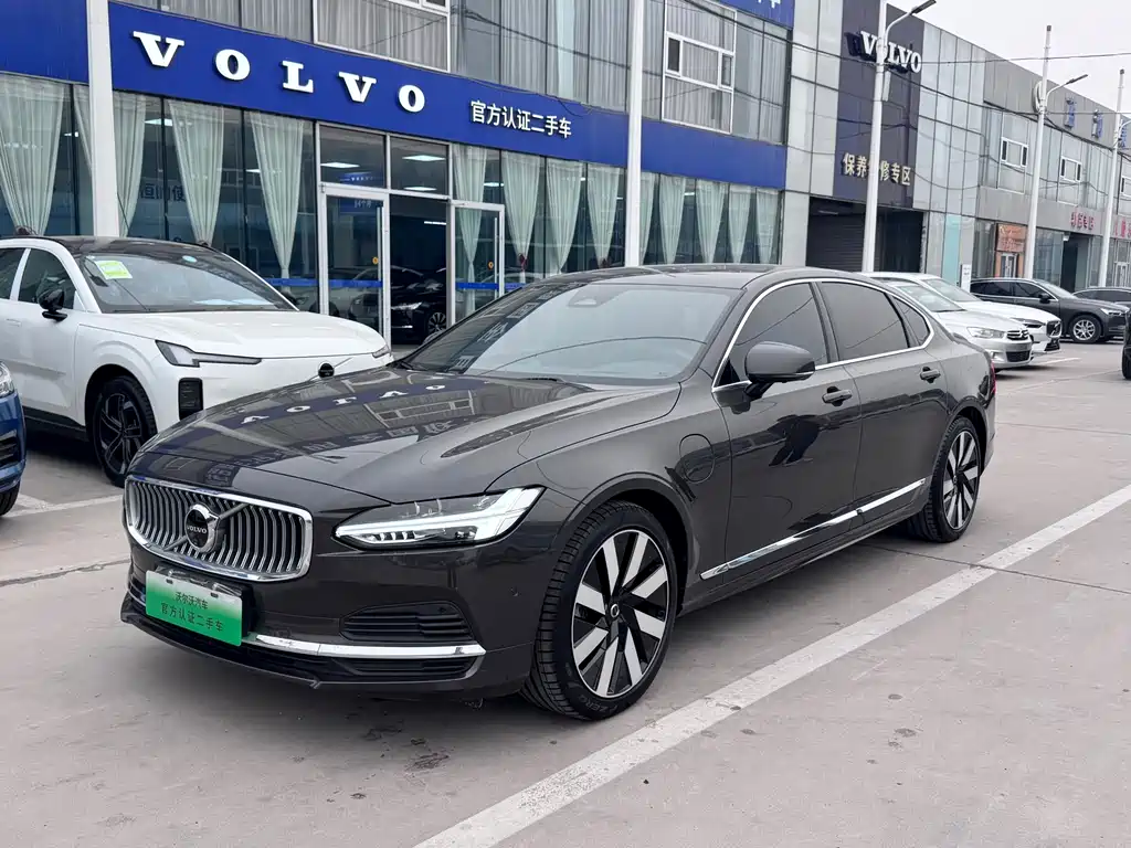 Volvo S90 plug-in hybrid 2025 plug-in hybrid four-wheel drive long range Zhiya luxury version купить на сайте DeffCars