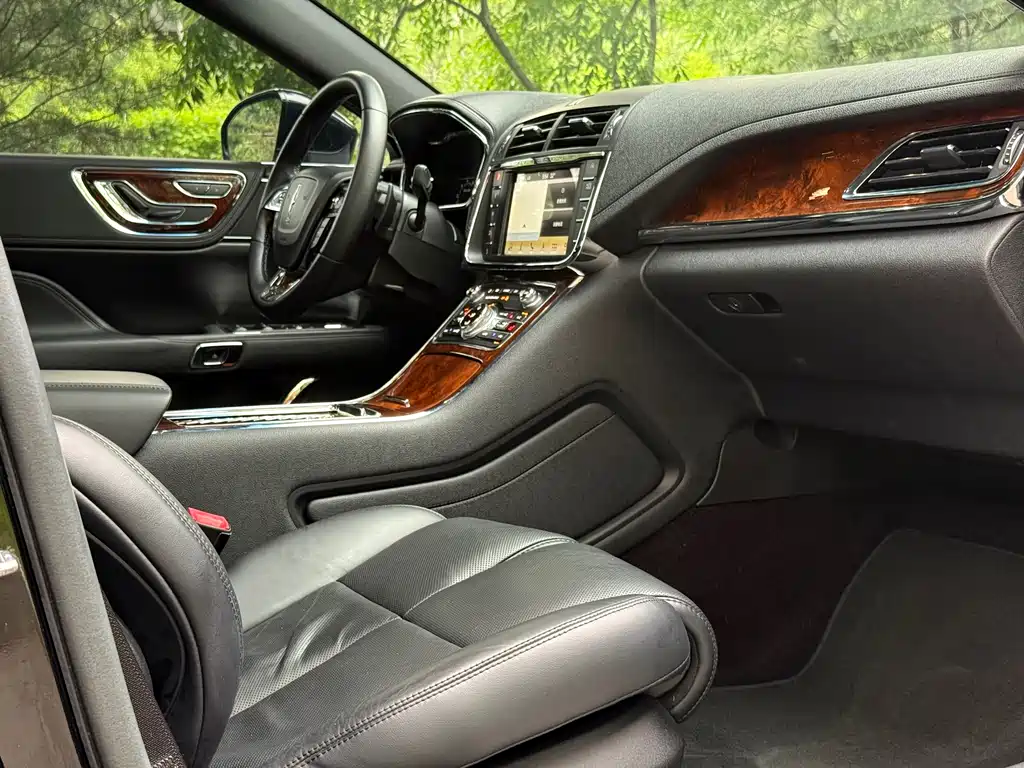 Lincoln Continental 2017 2.0T Two-wheel drive Exclusive Edition купить на сайте DeffCars