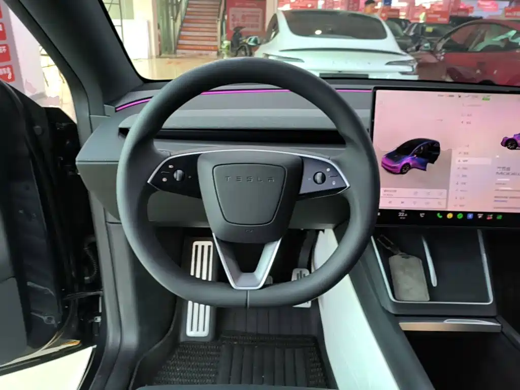 Model Y L 2025 long-range all-wheel drive version купить на сайте DeffCars