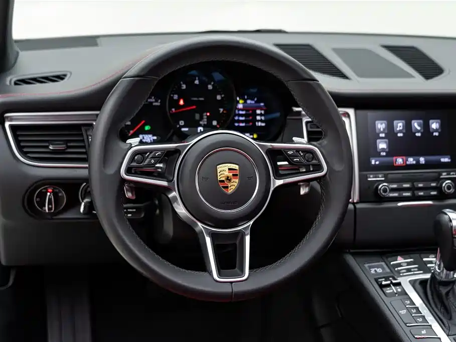Macan 2017 Macan 2.0T купить на сайте DeffCars