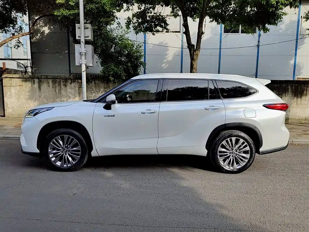 Highlander 2022 dual engine 2.5L four-wheel drive premium version 7 seats купить на сайте DeffCars