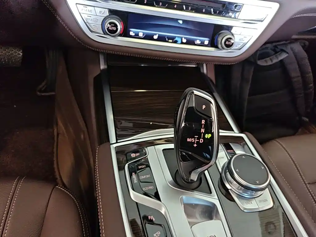 BMW 7 Series 2018 730Li Leading Excellence Package купить на сайте DeffCars
