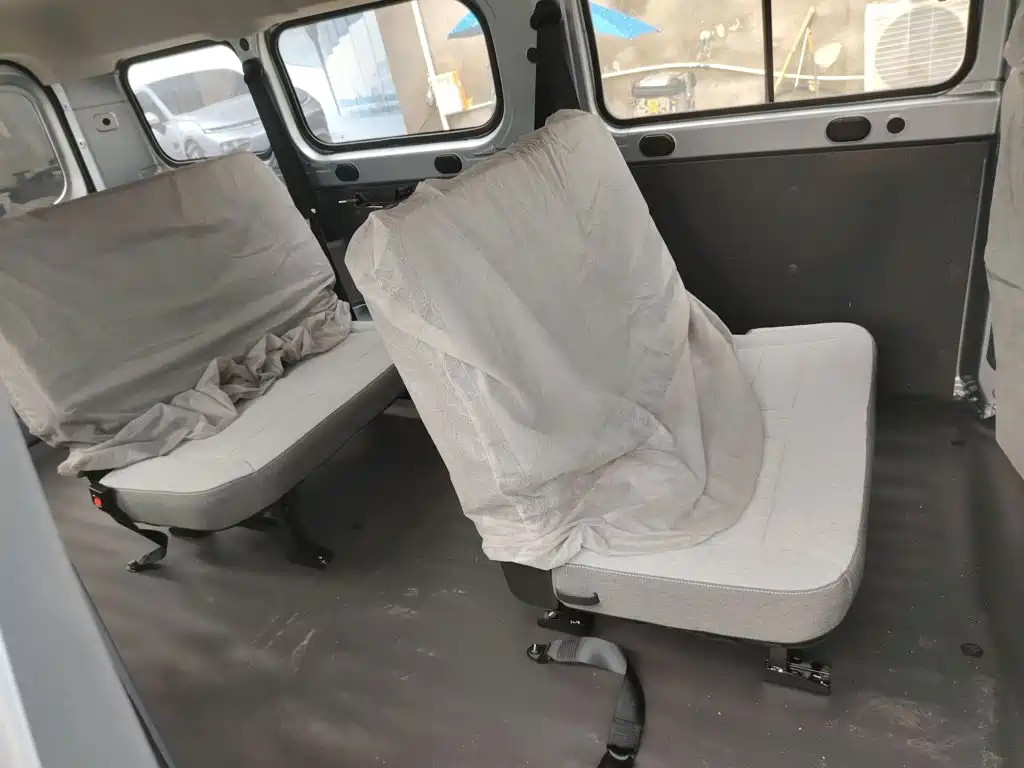 Wuling Yangguang 2024 300km Comfort Bus Version 75kW купить на сайте DeffCars