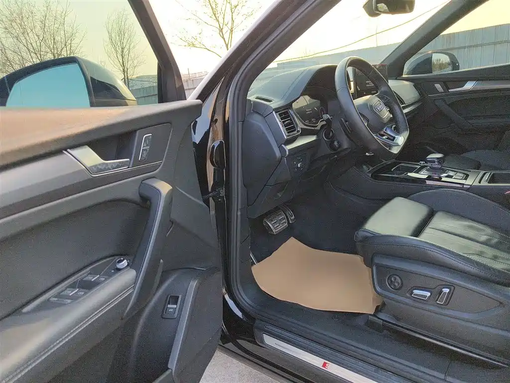 Audi Q5L 2024 40 TFSI luxury and dynamic model купить на сайте DeffCars