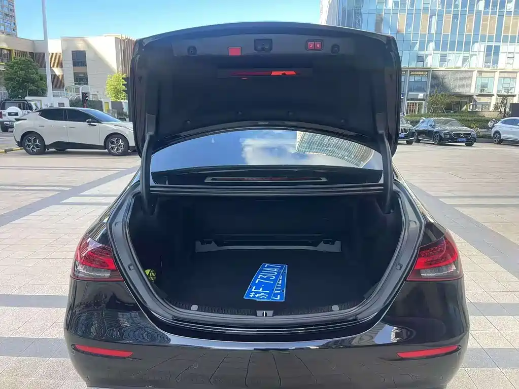 Mercedes-Benz E-Class 2023 E 300 L Luxury Model купить на сайте DeffCars