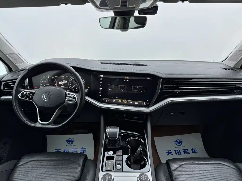Touareg 2022 3.0TSI Ruixiang Edition Obsidian Sports Package купить на сайте DeffCars