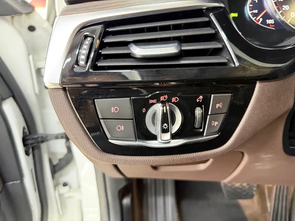BMW 5 Series 2018 530Li Leading Luxury Package купить на сайте DeffCars