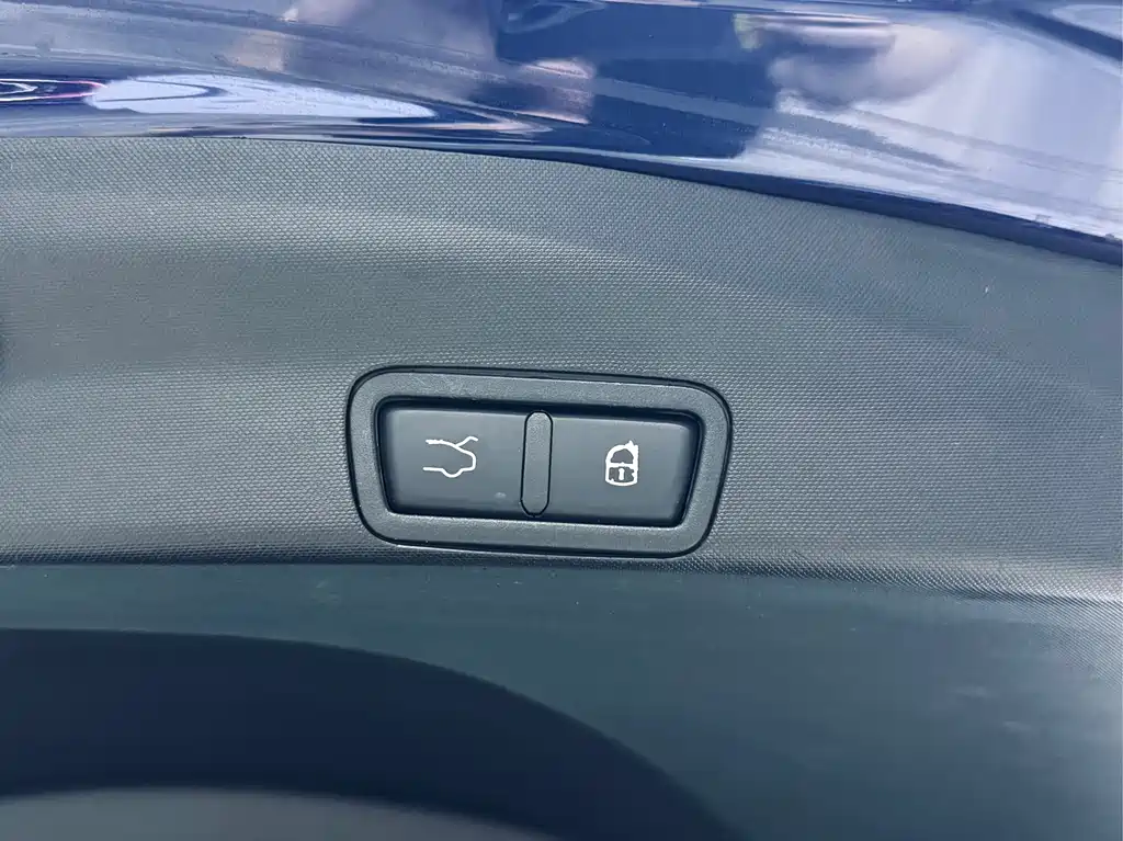 Stelvio 2017 2.0T 200HP Deluxe Edition купить на сайте DeffCars