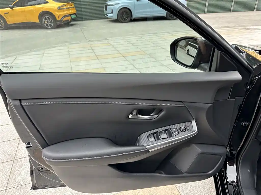 Sylphy 2023 1.6L CVT Black Gold Edition купить на сайте DeffCars