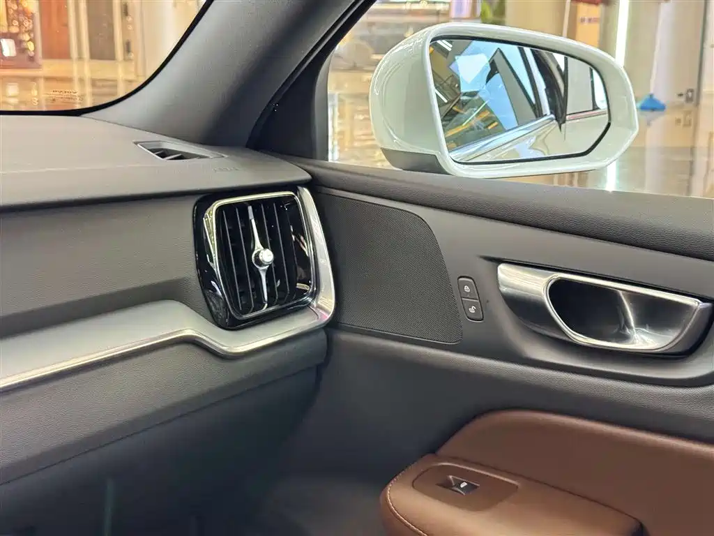 Volvo S60 2026 B4 Zhiyi Luxury Edition купить на сайте DeffCars