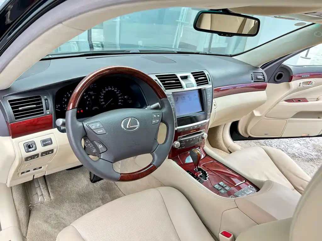 Lexus LS 2010 Model 460L купить на сайте DeffCars