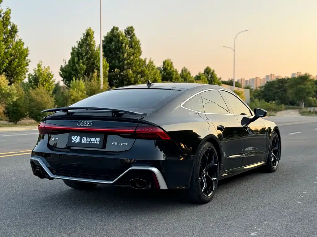 Audi A7 2023 45 TFSI Premium Selection купить на сайте DeffCars