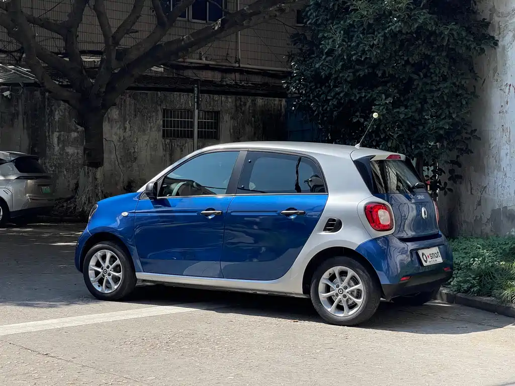 smart forfour 2018 1.0L 52kW smart version купить на сайте DeffCars
