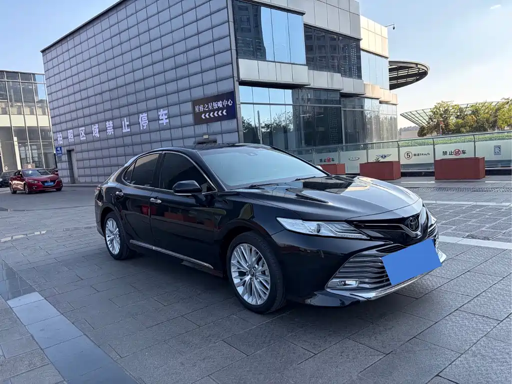 Camry 2018 2.5G Deluxe Edition купить на сайте DeffCars