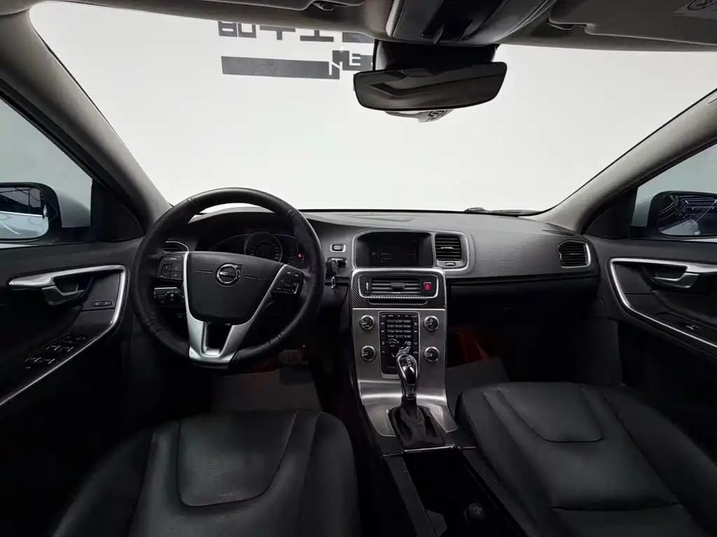 Volvo S60 2019 S60L T3 Smart Edition купить на сайте DeffCars