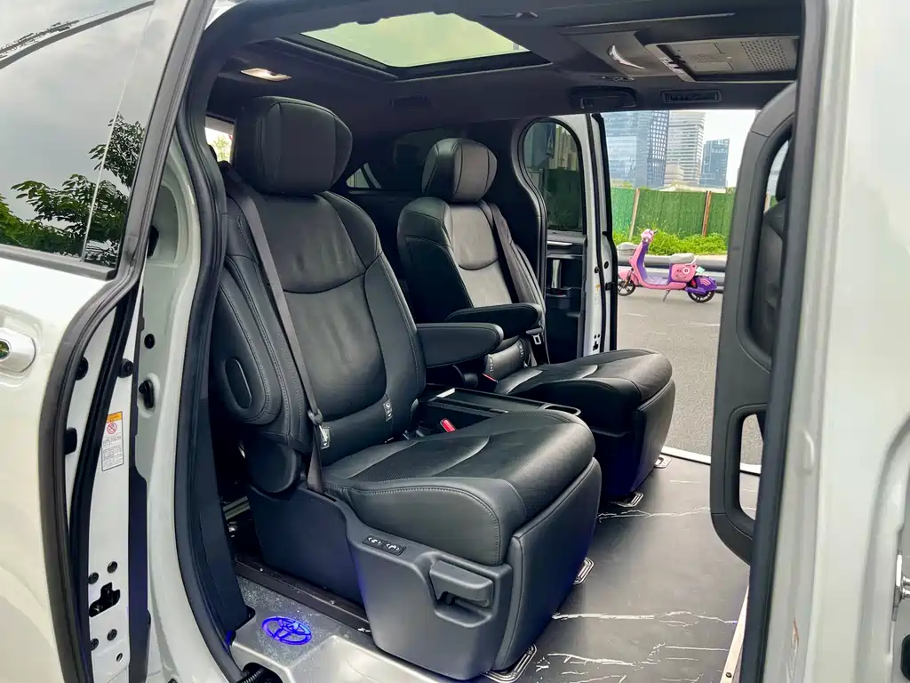 SIENNA 2021 2.5L Hybrid Extreme Edition купить на сайте DeffCars