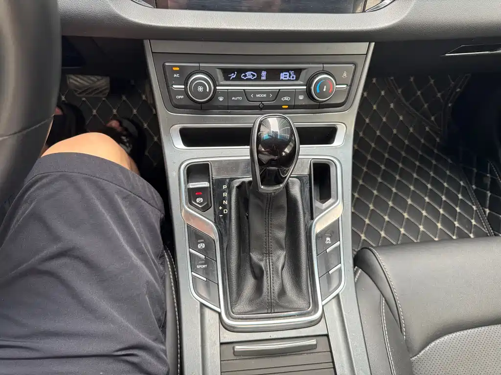 Emgrand 2019 Leading Edition 1.5L CVT Luxury Type National V купить на сайте DeffCars
