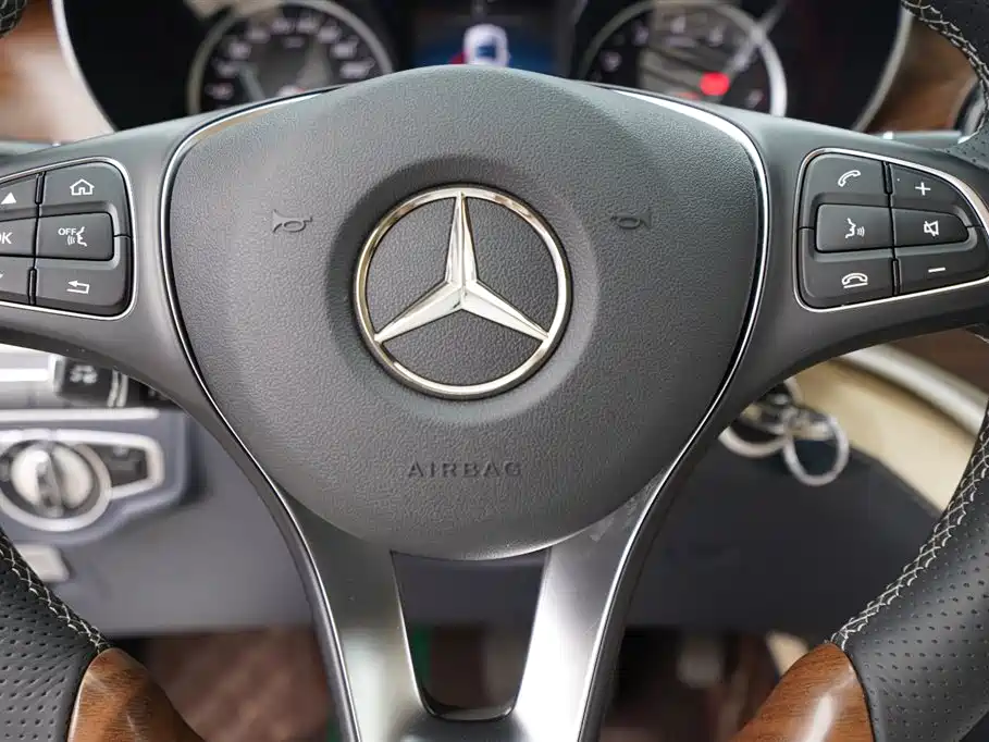 Mercedes-Benz V-Class 2022 V 260 L Long Wheelbase Luxury Edition купить на сайте DeffCars