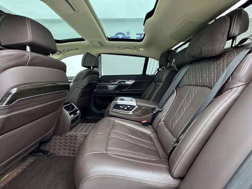 BMW 7 Series 2021 730Li Luxury Package купить на сайте DeffCars