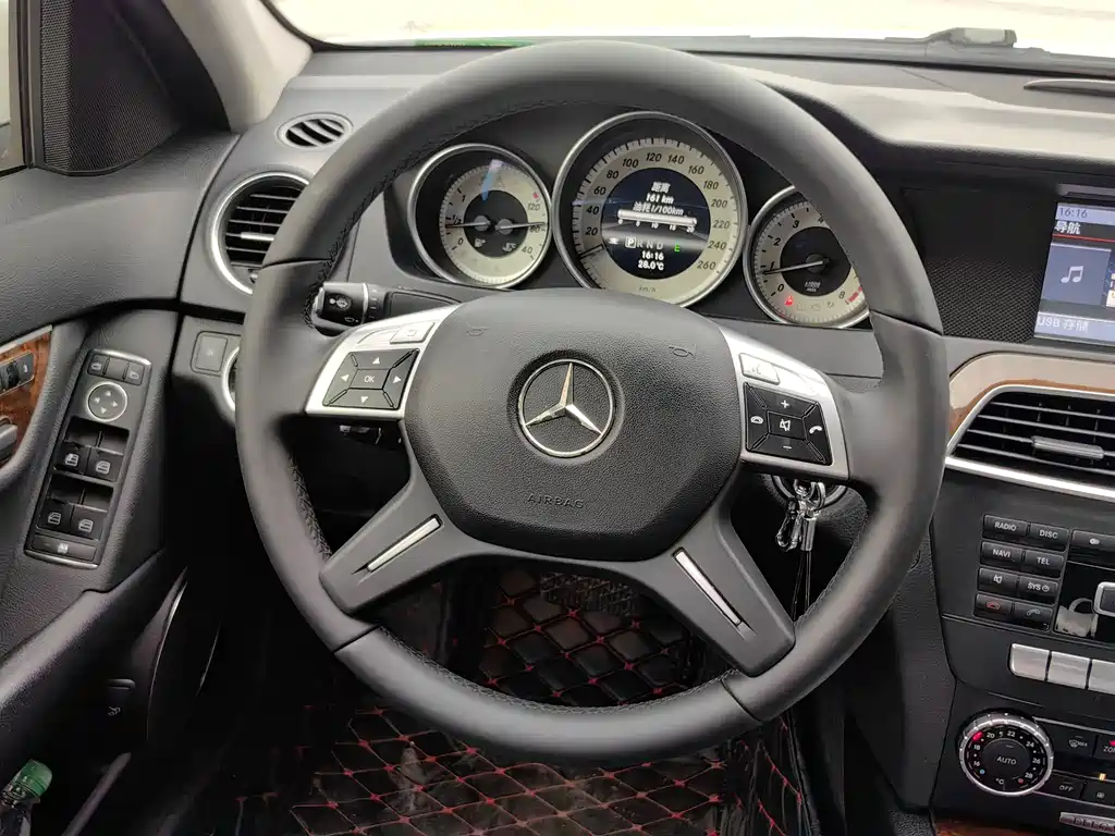 Mercedes-Benz C-Class 2013 C 260 CGI Elegant купить на сайте DeffCars