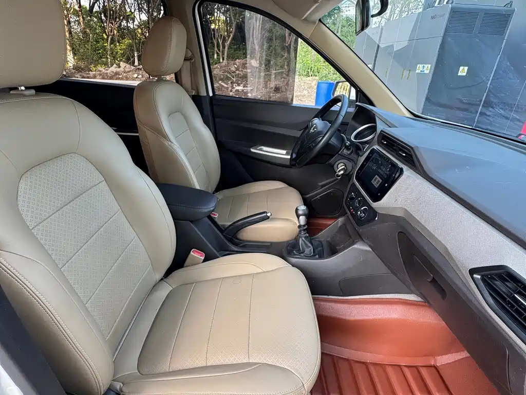 Wuling Hongguang 2021 facelift 1.5L S Comfort Hydraulic Assist LAR купить на сайте DeffCars