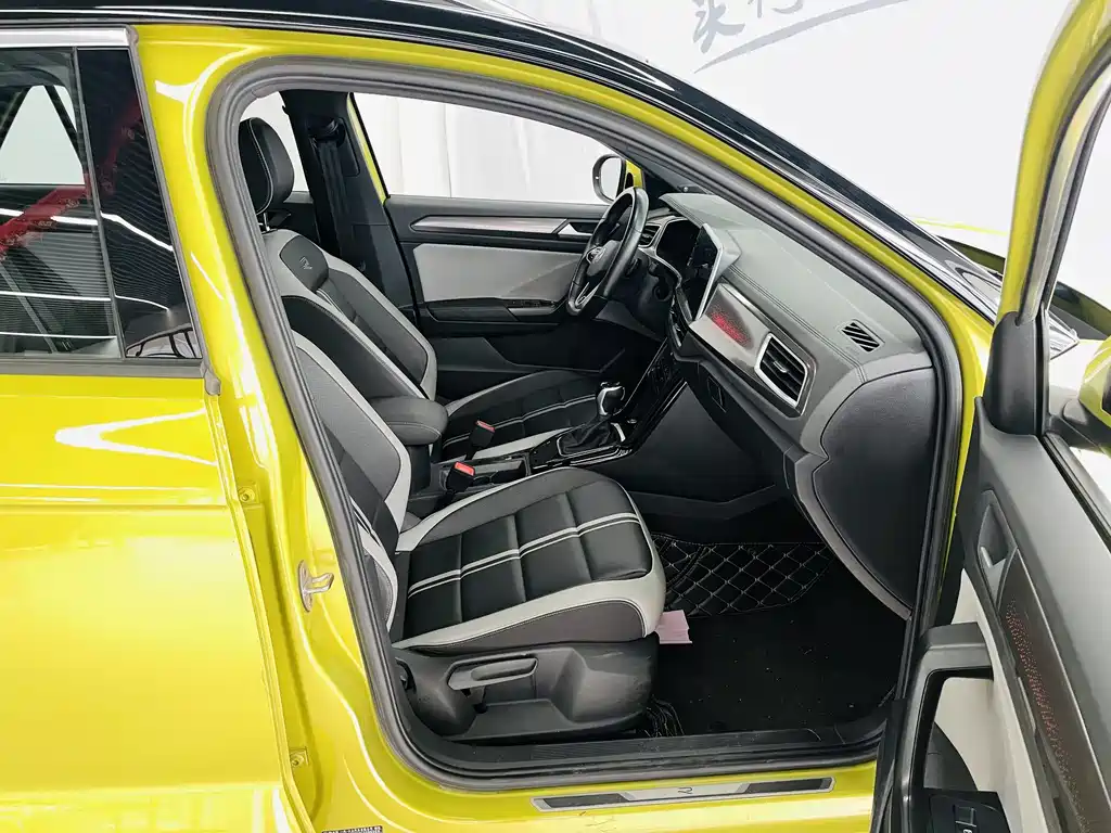 T-ROC 2023 300TSI DSG two-wheel drive starlight version купить на сайте DeffCars