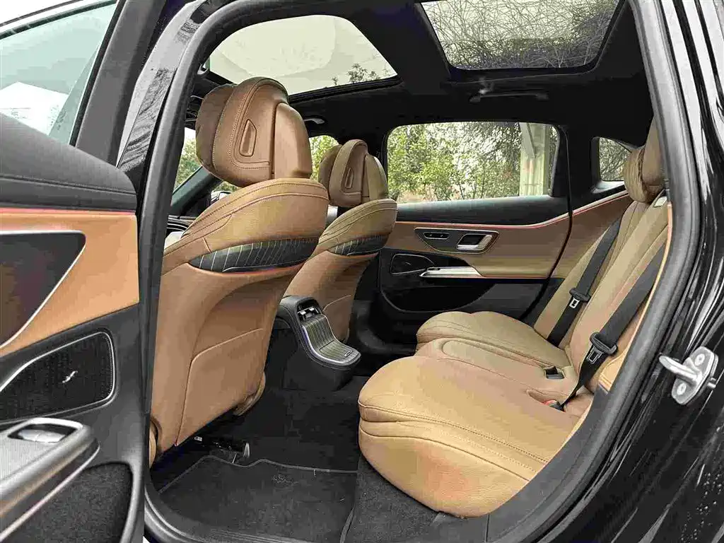 Mercedes-Benz E-Class New Energy 2024 E 350 e L plug-in hybrid sedan купить на сайте DeffCars