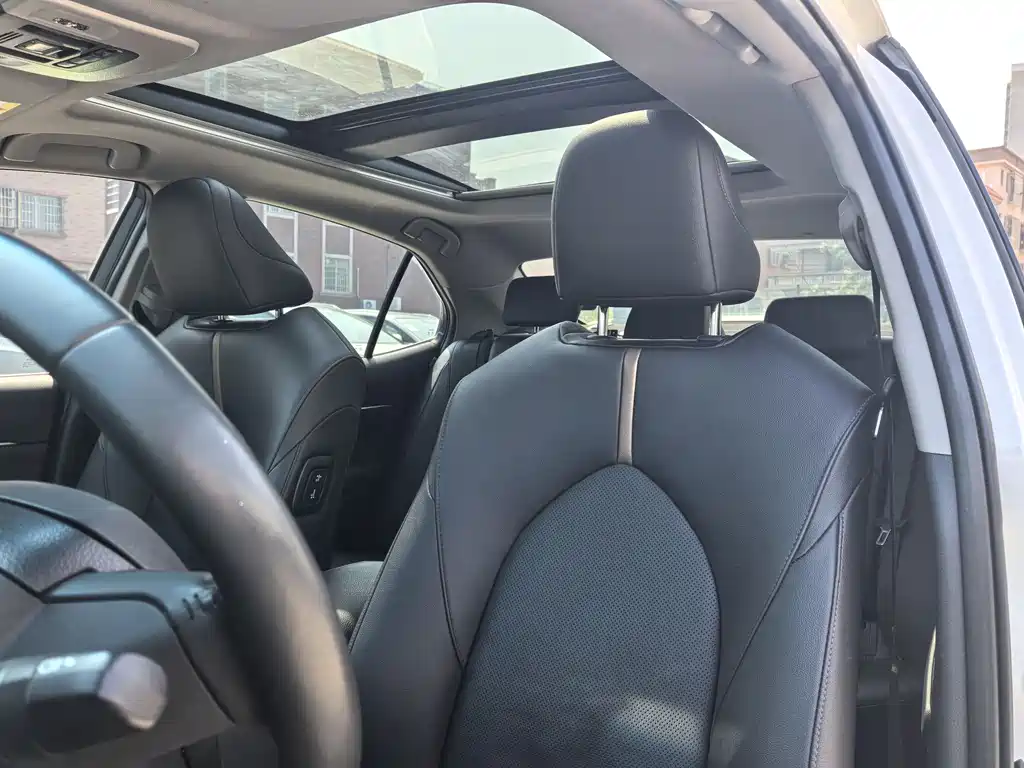 Camry 2021 2.5G Deluxe Edition купить на сайте DeffCars