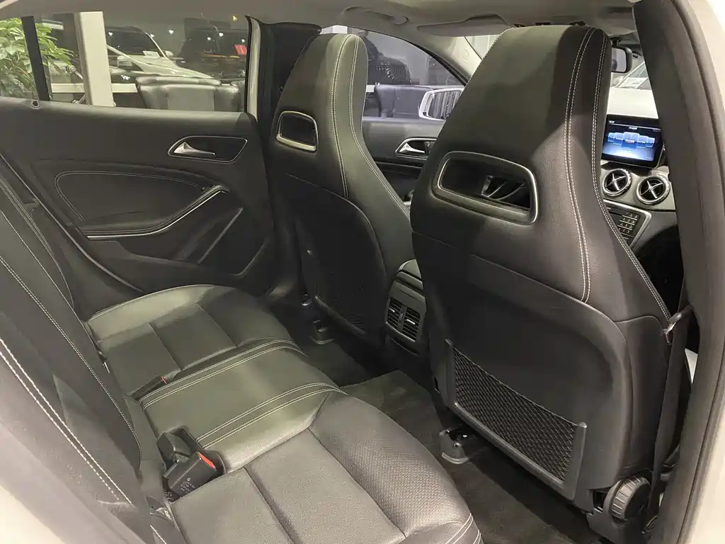 Mercedes-Benz GLA 2016 GLA 220 4MATIC Fashion Model купить на сайте DeffCars