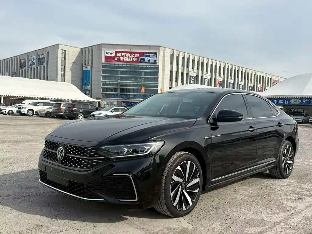 Passat 2023 330TSI Starry Sky Deluxe Edition купить на сайте DeffCars