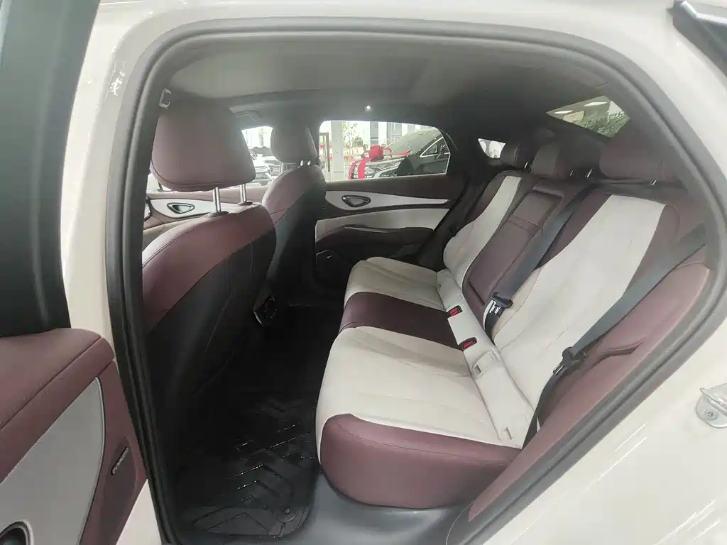 Seal 07 DM-i 2026 DM-i 1.5T 230km flagship model купить на сайте DeffCars