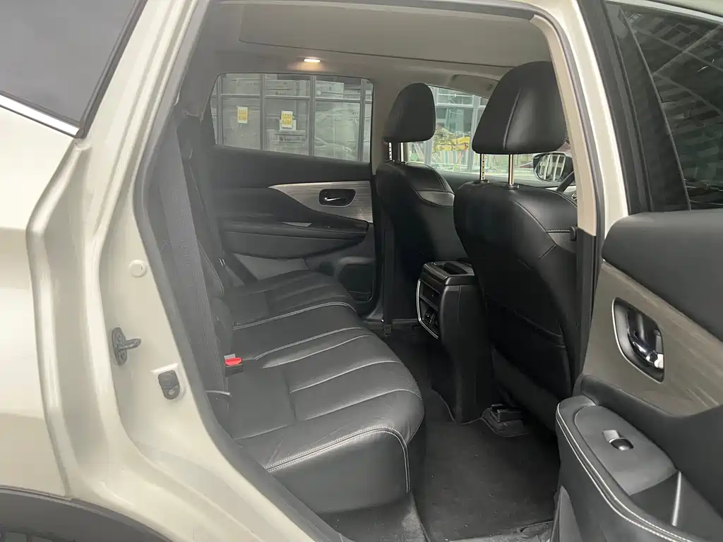 Loulan 2021 2.5L XL 2WD Intelligent Connected Deluxe Edition купить на сайте DeffCars