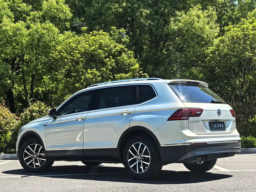 Tiguan L 2017 330TSI automatic two-wheel drive luxury version купить на сайте DeffCars